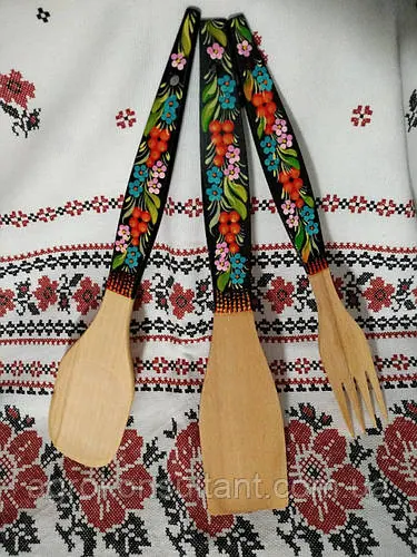 Дерев'яна кухонний набір лопатка, ложка, вилка / Wooden kitchen set spatula, spoon, fork.